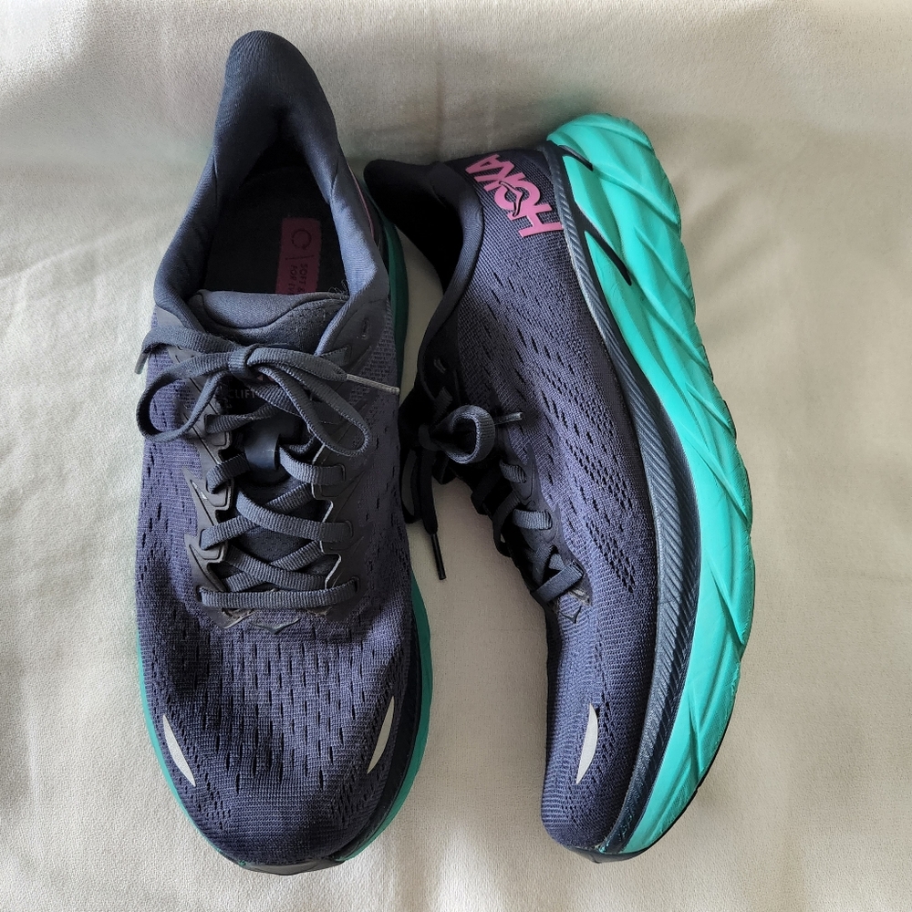 Hoka Clifton 8 Running Shoe in Outerspace / Atlantis Size 9.5 B